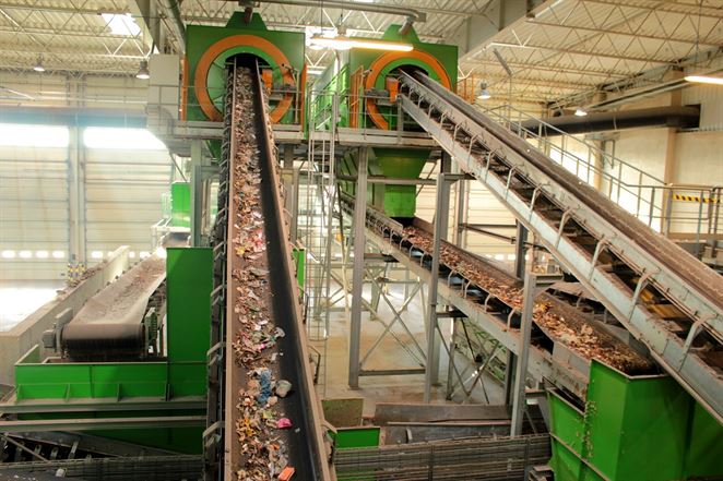 Triedenie odpadu pri zdroji ako úprava odpadu. Envirorezort predstavil návrh vyhlášky